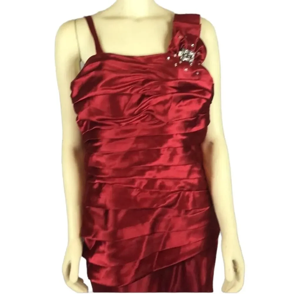 NWT Cindy Collection style 1230 in red sleeveless ruched jewelled size 2 XL